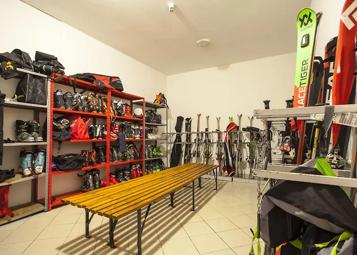 Отель Club Solaris Чезана-Торинезе